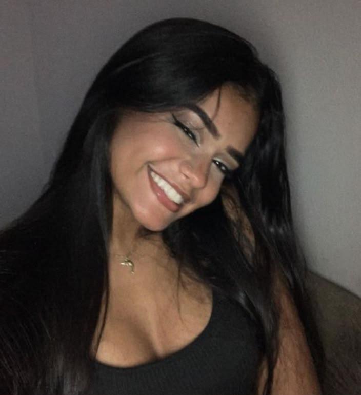 745018458: Chica busca chico en Gerona
