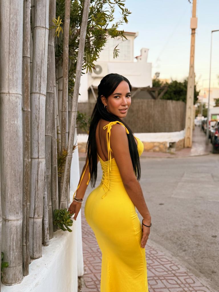 Chica busca chico en Ibiza: Chica busca chico