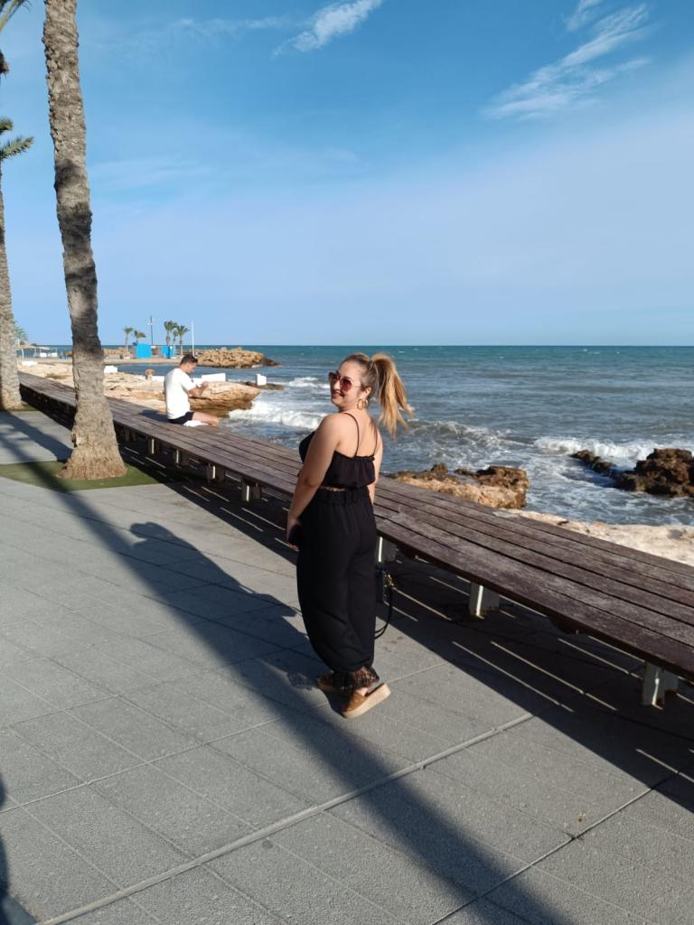 612447158: Chica busca chico en Alicante