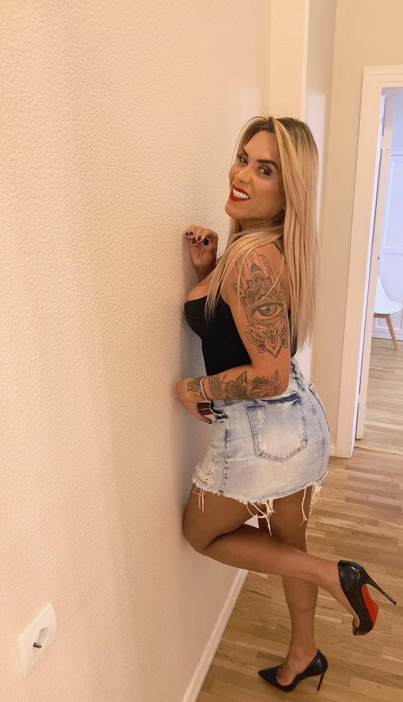 635686765: Transexual en Barcelona