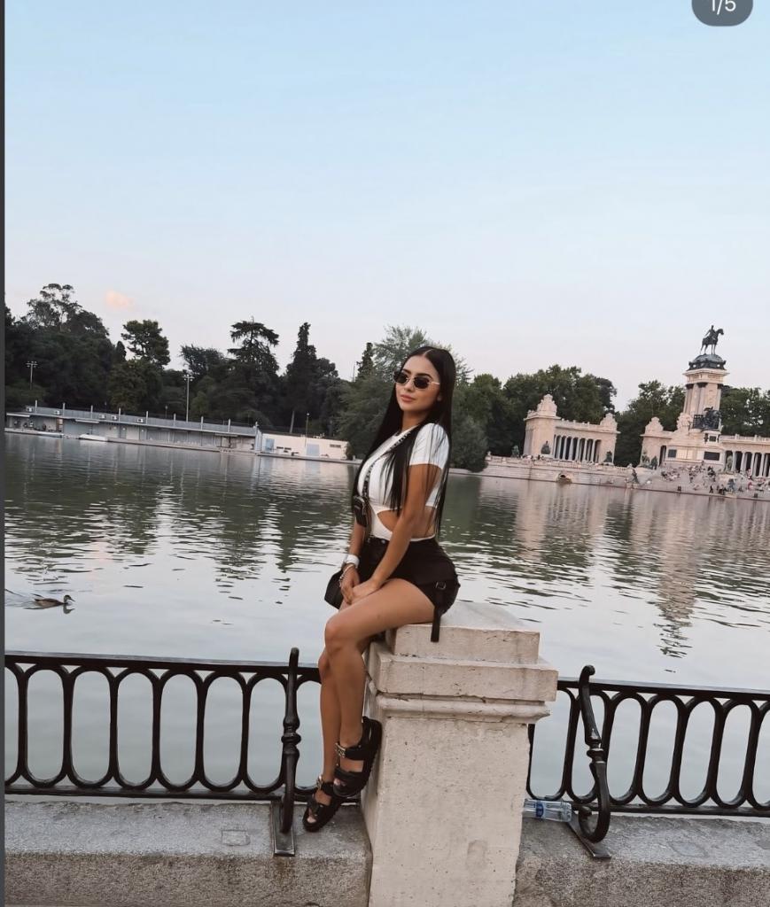 697379467: Chica busca chico en Lérida