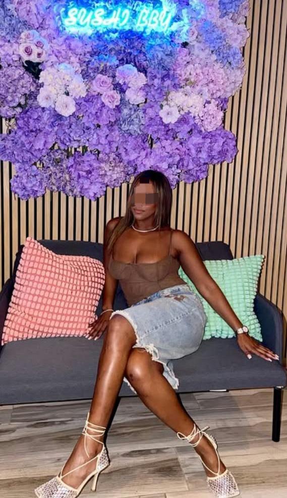 603621127: Chica busca chico en Sevilla