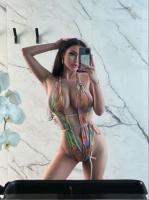 663031897: Chica busca chico en Ibiza