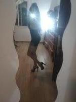 649061930: Chica busca chico en Sevilla