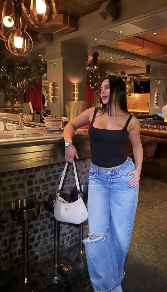 647113646: Chica busca chico en Mallorca