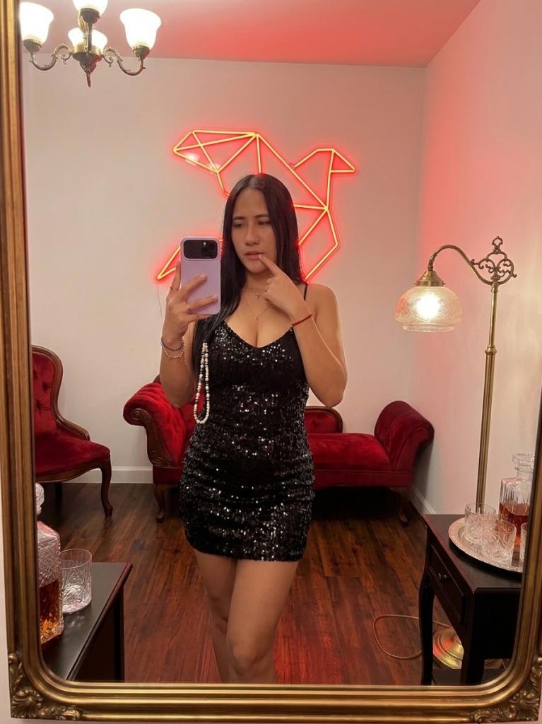 678778566: Chica busca chico en Barcelona
