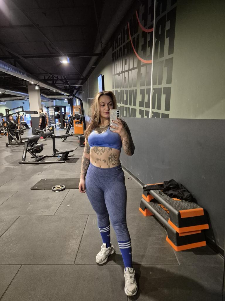 614560653: Chica busca chico en La Coruña