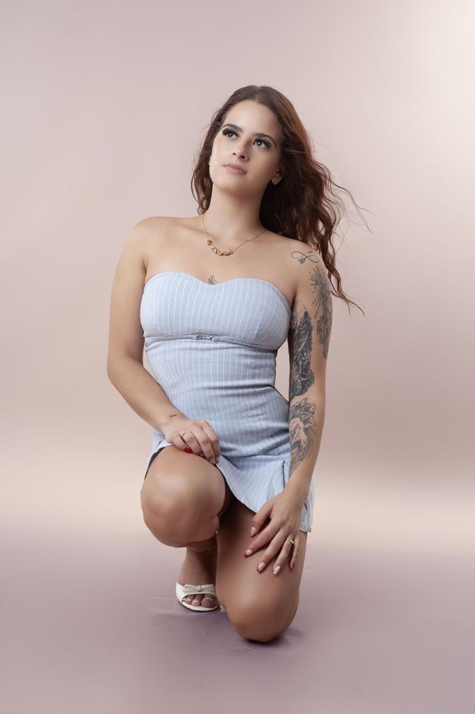 647270481: Chica busca chico en Barcelona