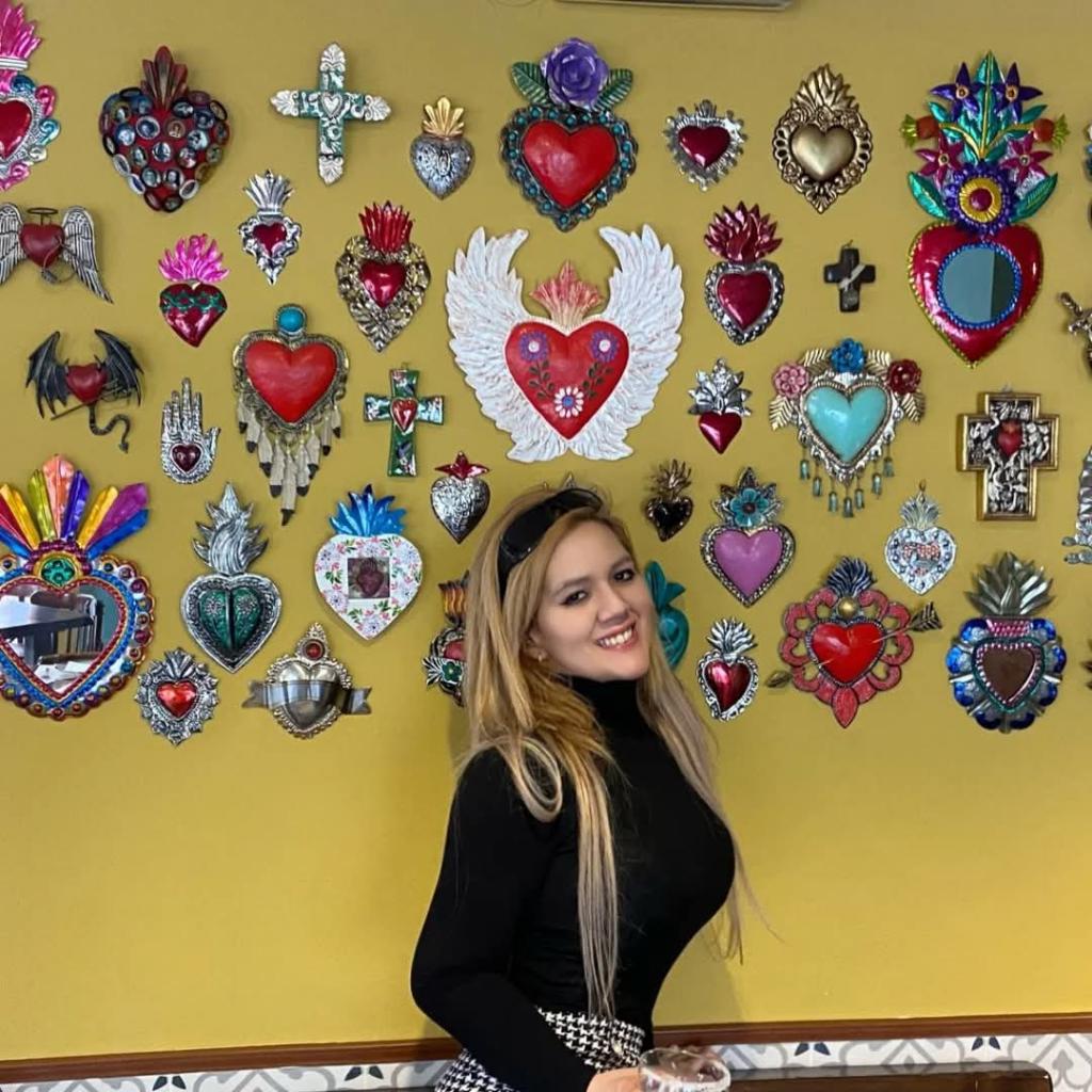 604895104: Chica busca chico en Barcelona