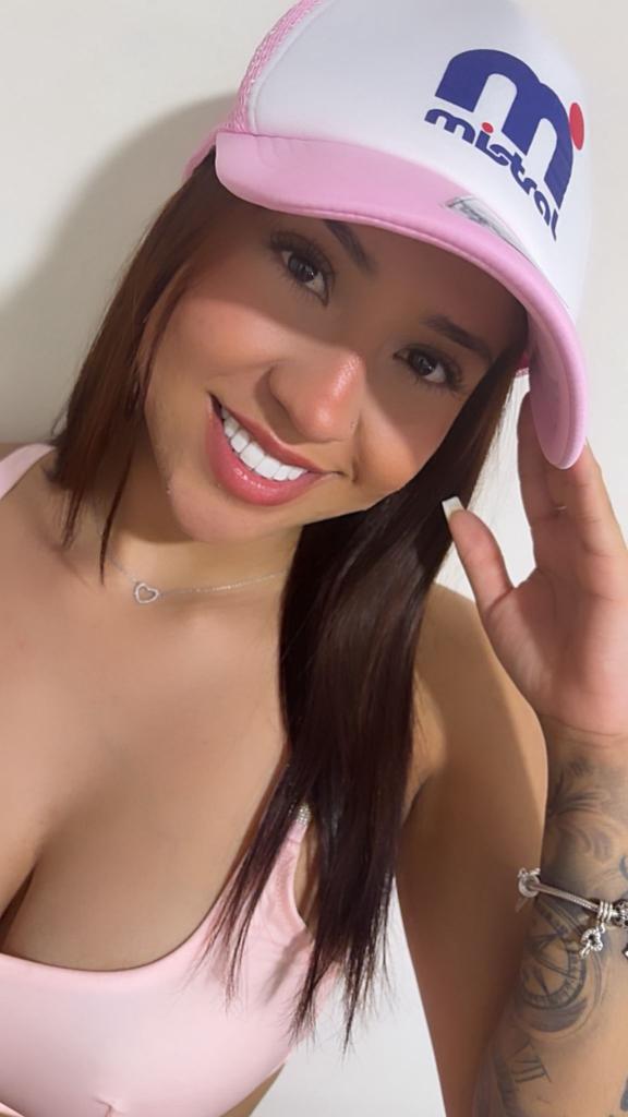 Chica busca chico en Alicante: Chica busca chico