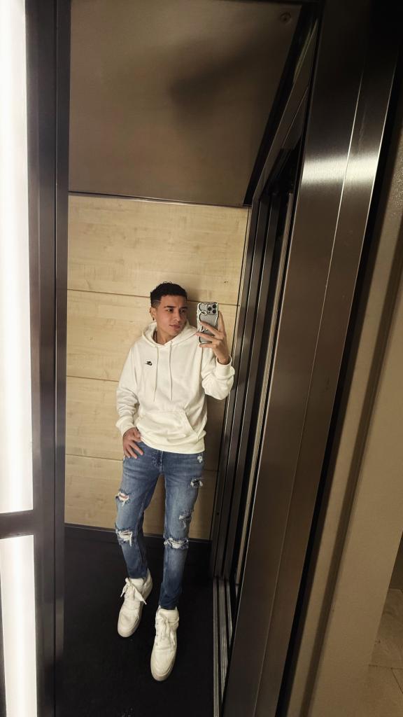 643701664: Chico busca chica en Barcelona