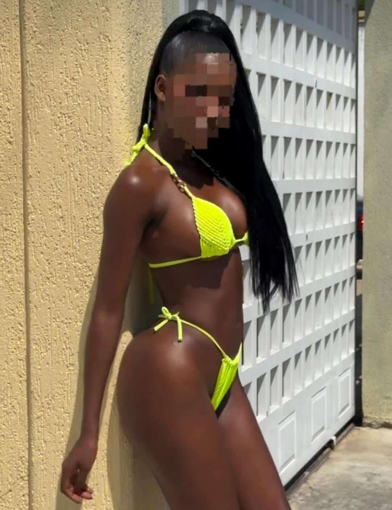 613393334: Chica busca chico en Mallorca