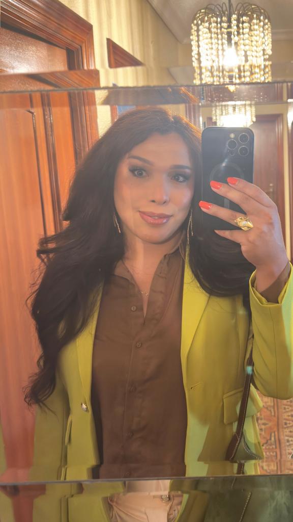 645659091: Transexual en Cantabria