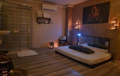 645661207: Chica busca chico en Barcelona