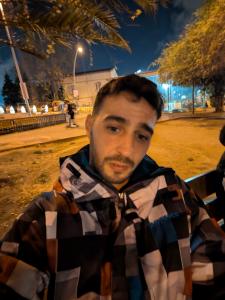 601141955: Chico busca chica en Barcelona