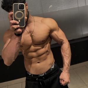 643676024: Chico busca chica en Ibiza