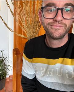 654856122: Chico busca chica en Málaga