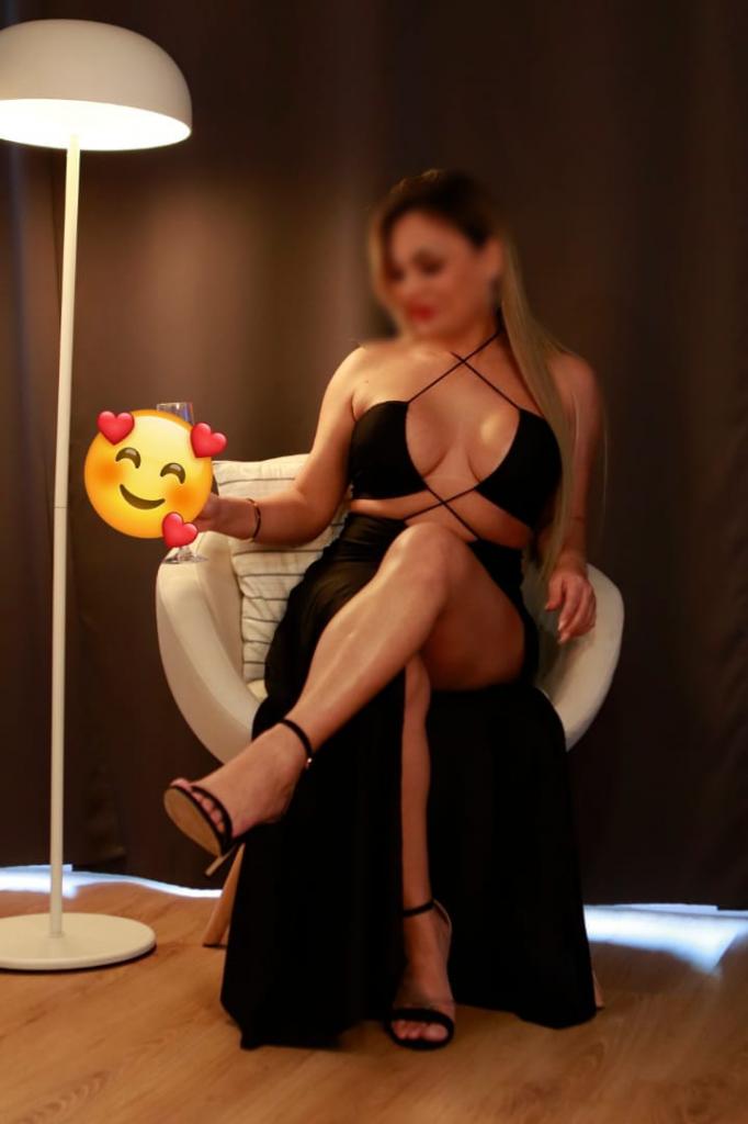 643864894: Chica busca chico en Granada
