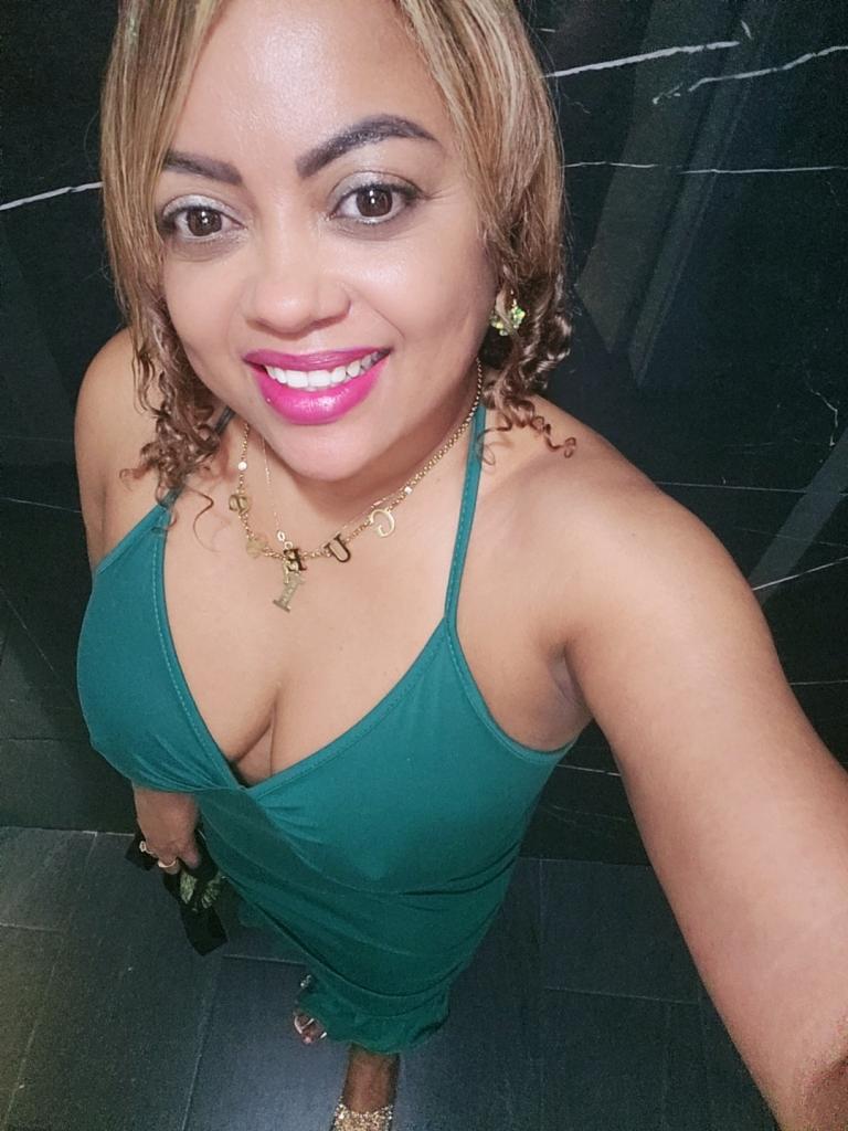 689739268: Chica busca chico en Zaragoza