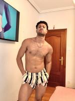 613839977: Chico busca chica en Valencia