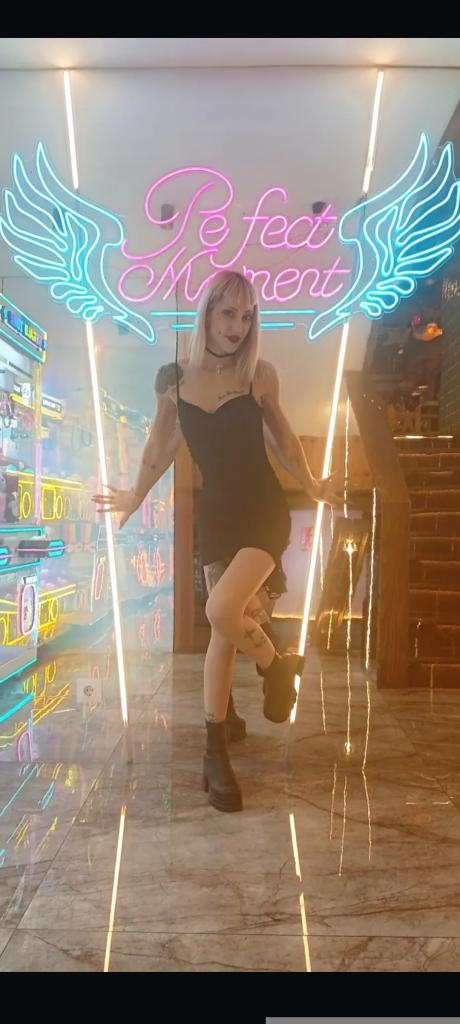 Chica busca chico en Cádiz: 