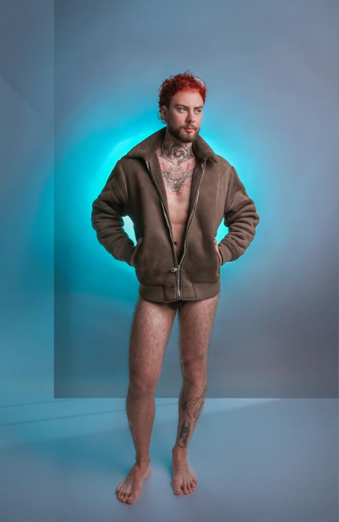 614838576: Chico busca chica en Lugo