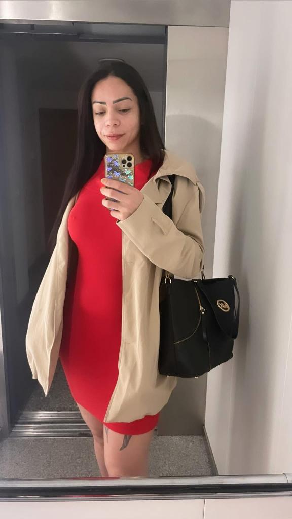 672829212: Transexual en La Coruña