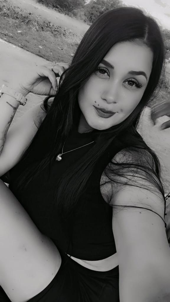 654066958: Chica busca chico en Sevilla