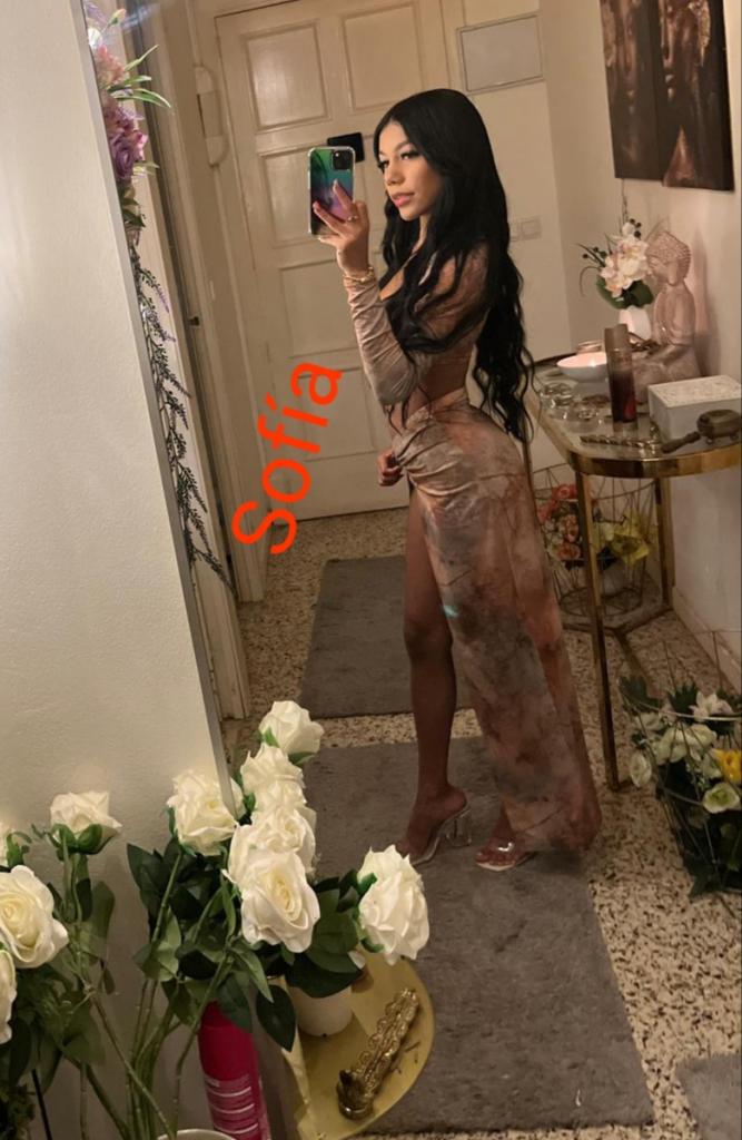 611309259: Chica busca chico en Barcelona