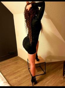 659127930: Chica busca chico en Cantabria