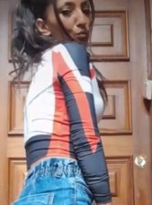 671593753: Chica busca chico en Barcelona