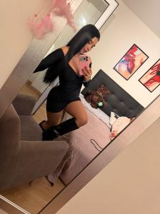 603939409: Chica busca chico en Barcelona