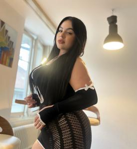 711249500: Chica busca chico en Barcelona