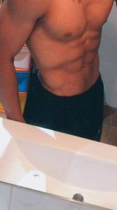 664479578: Chica busca chico en Valencia