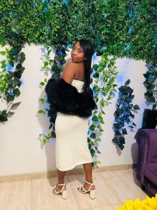 617746381: Chica busca chico en Madrid