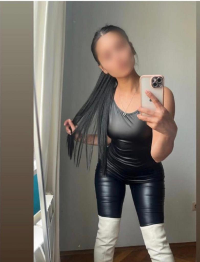 611331237: Chica busca chico en La Coruña