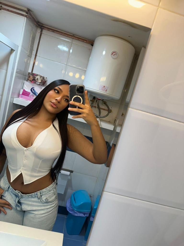 Chica busca chico en Almería: 