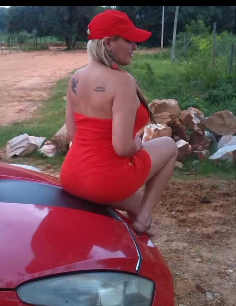 672993160: Chica busca chico en León