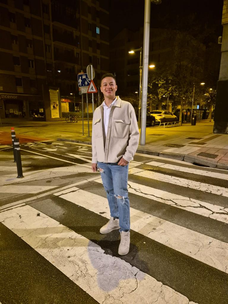 664432830: Chico busca chica en Madrid