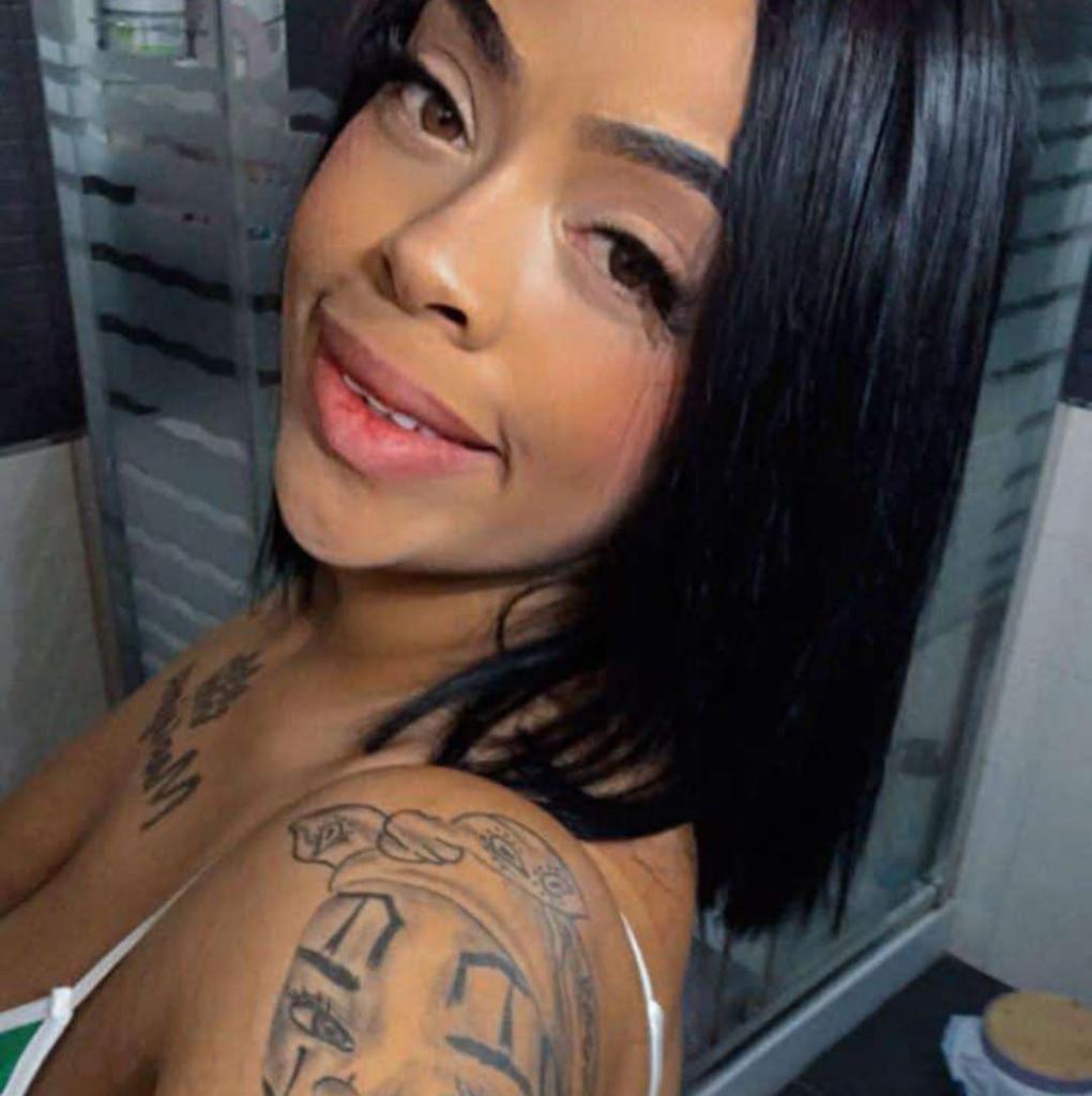 613898305: Chica busca chico en Alicante