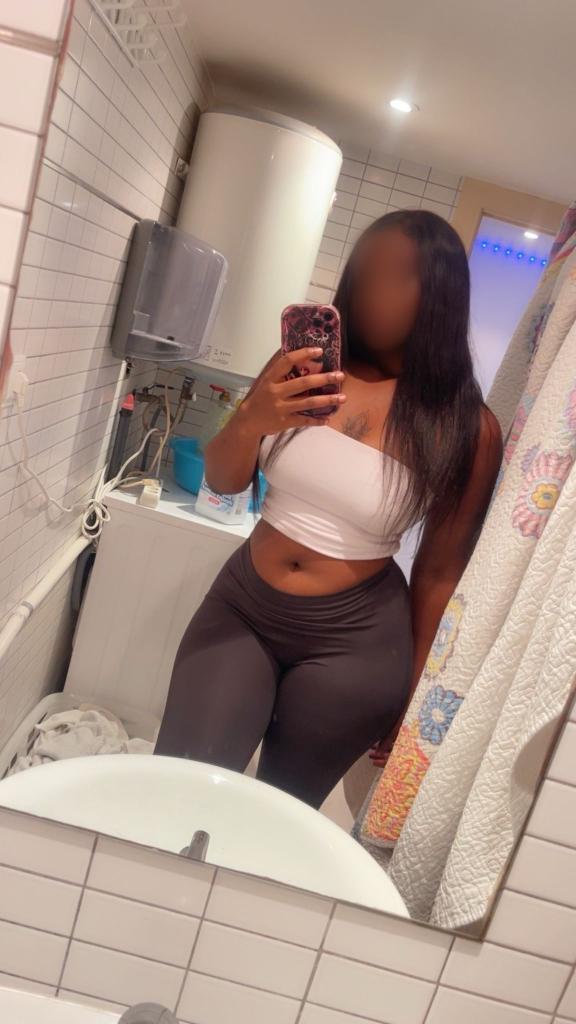 624059886: Chica busca chico en Lérida