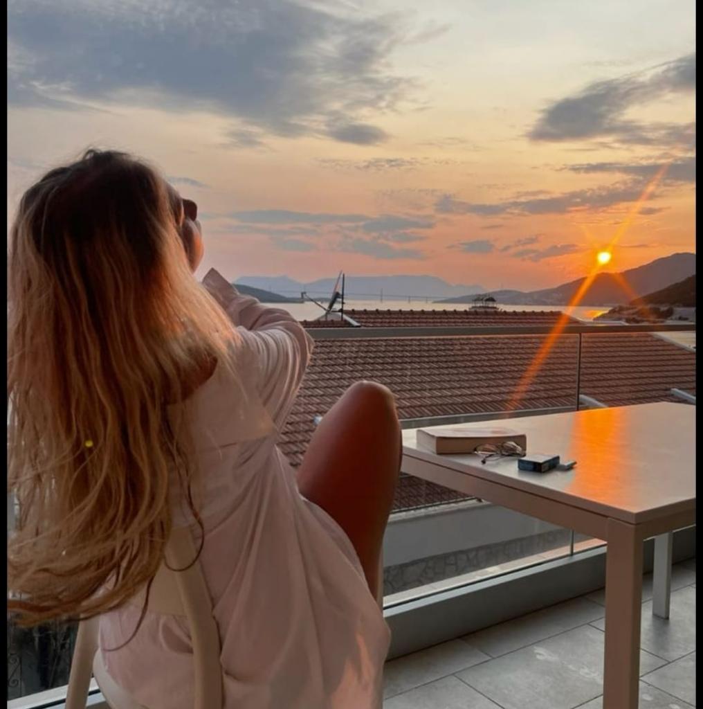 637164086: Chica busca chico en Mallorca