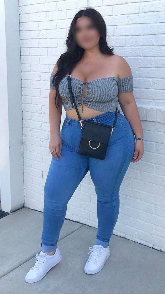 621382285: Chica busca chico en Barcelona