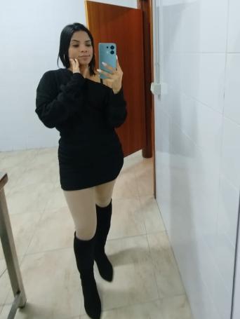 664039809: Chica busca chico en Barcelona