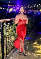 697961546: Chica busca chico en Barcelona