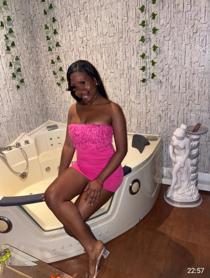 622843716: Chica busca chico en Sevilla