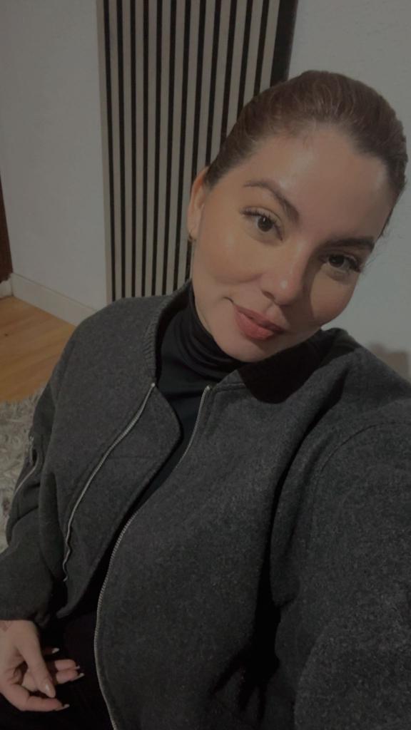 Chica busca chico en Granada: 