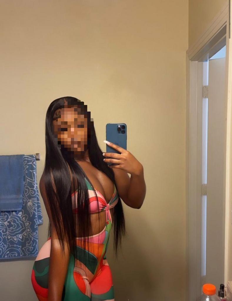 Chica busca chico en Alicante: Chica busca chico