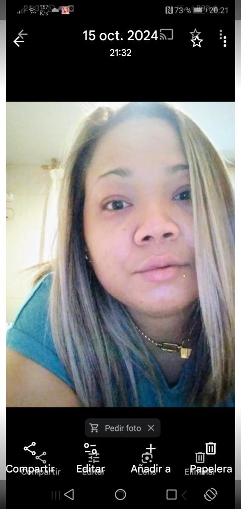 697456866: Chica busca chico en Madrid