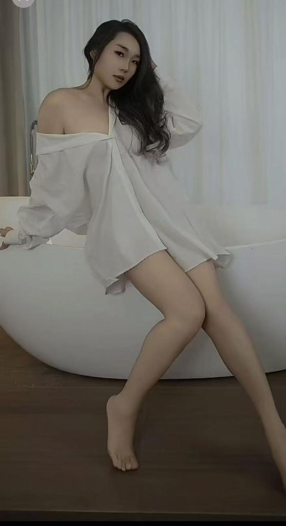 Chica busca chico en Alicante: Chica busca chico